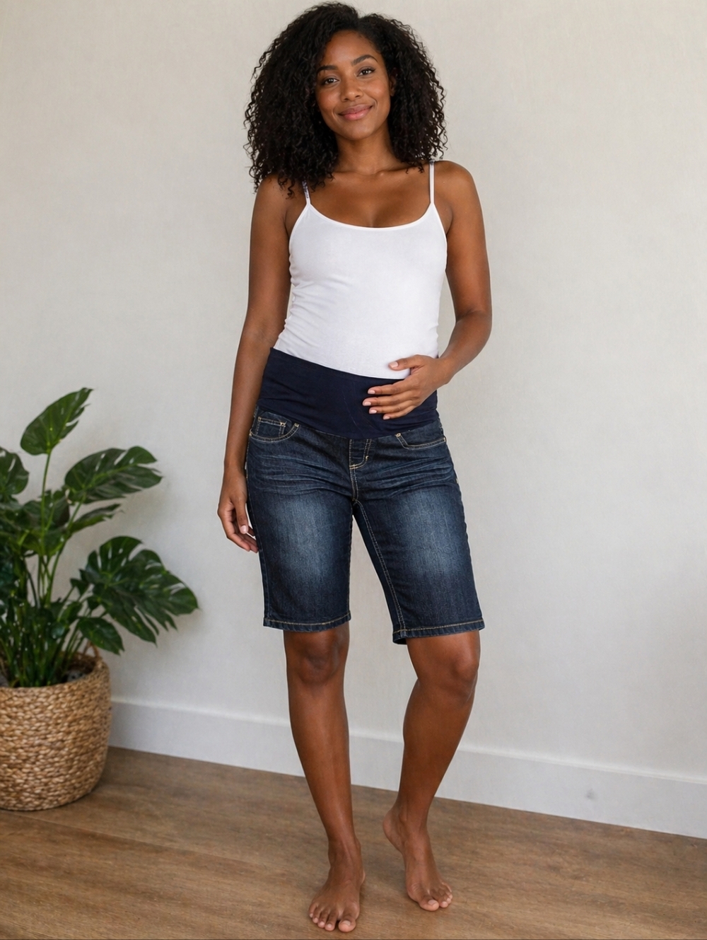 Bella Vida Maternity Denim Bermuda Shorts Dark‎ Wash Stretch Panel Size Large
